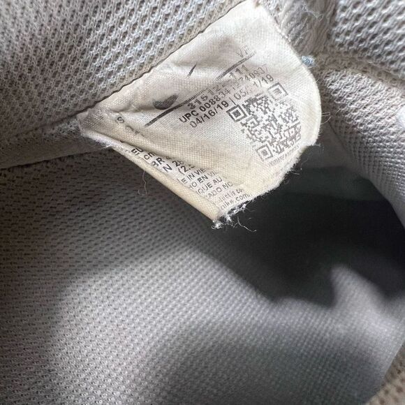 Nike Air Force 1 Men's Triple White Lace-Up Sneakers Size 10 - Picture 8 of 9